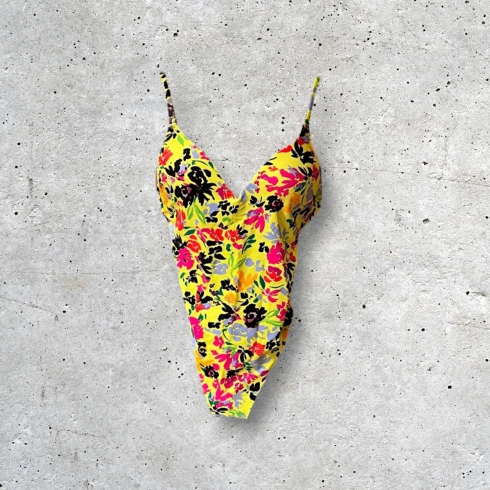NWT Bar III Women’s Floral Chic One Piece Swimsuit